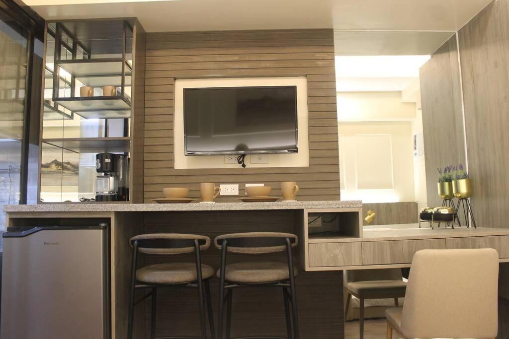 Condo Near Ayala Cebu City W Wifi Balcony Dış mekan fotoğraf