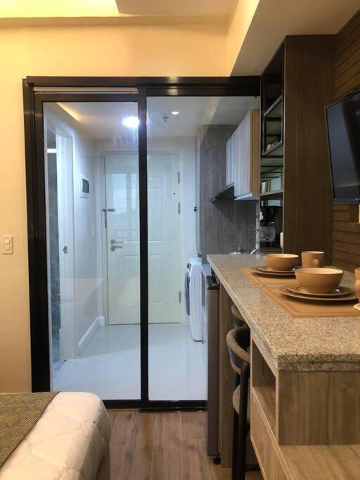 Condo Near Ayala Cebu City W Wifi Balcony Dış mekan fotoğraf
