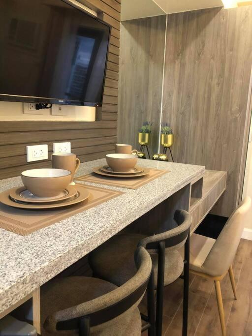 Condo Near Ayala Cebu City W Wifi Balcony Dış mekan fotoğraf
